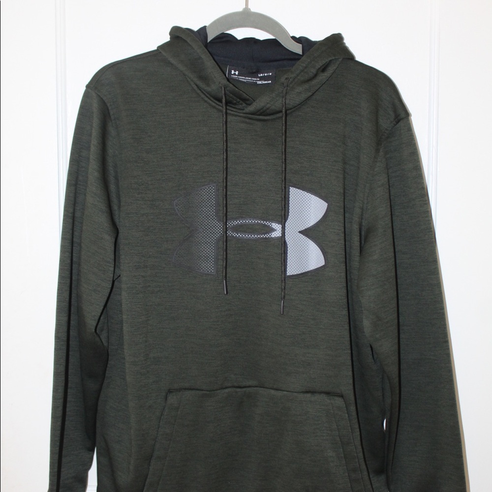 Men’s under Armour hoodie